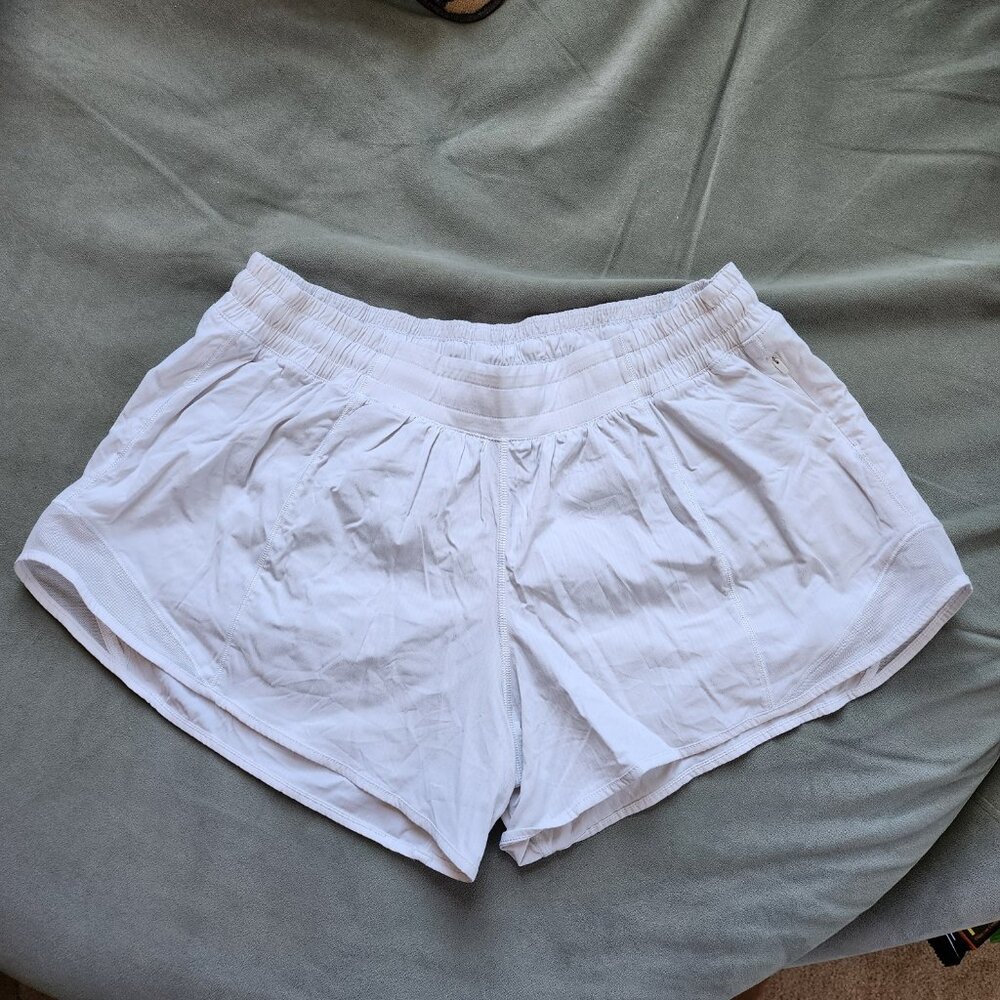 Lululemon white Hotty Hot Short II W7ATJT – Women's Size 12